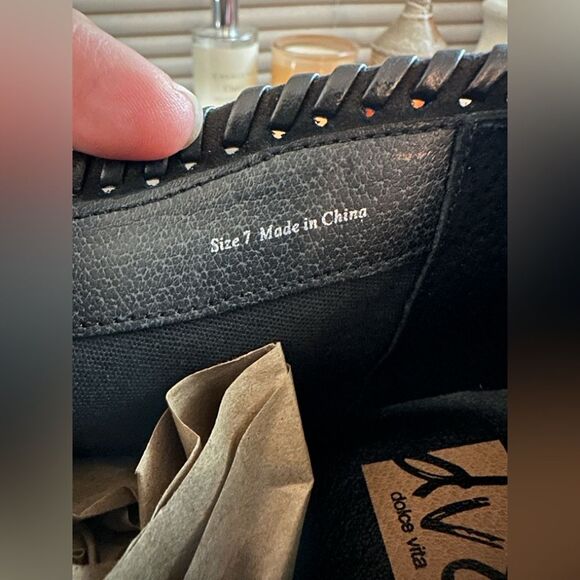 DV8 Dolce Vita Faux Suede Whipstitch Side Zip Judey‎ Heeled Ankle Bootie Size 7 - Picture 7 of 8